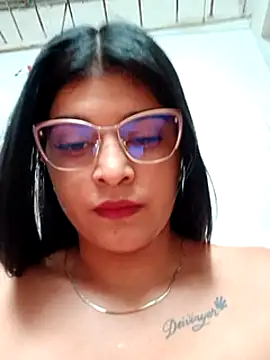 naughty-girl01 online show from February 10, 2025, 1:11 pm