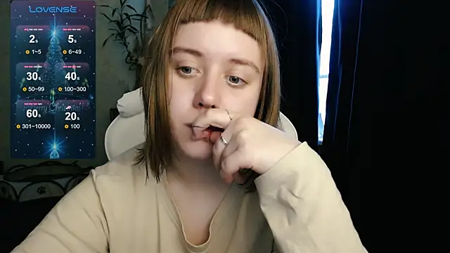 June shy0 online show from December 8, 2024, 11:03 am