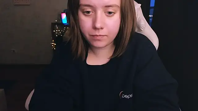 June shy0 online show from December 26, 2024, 7:56 am