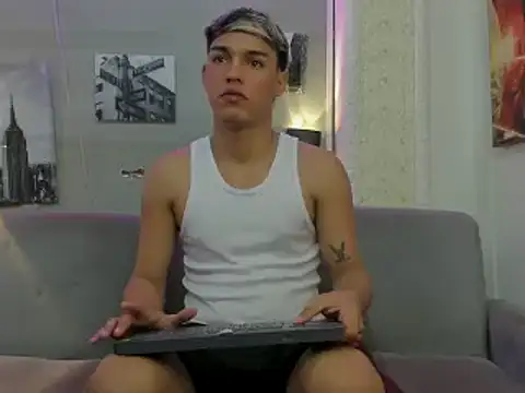 ryan carter08 online show from December 19, 2024, 1:07 pm