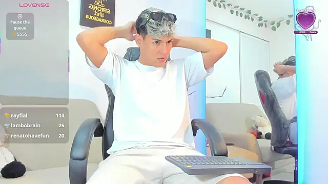 ryan carter08 online show from September 15, 2025, 2:11 am