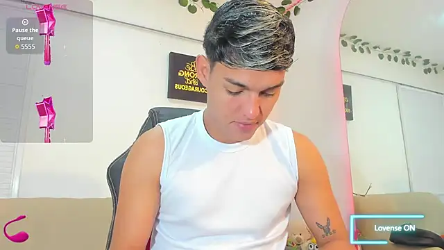 ryan carter08 online show from November 22, 2025, 12:48 pm