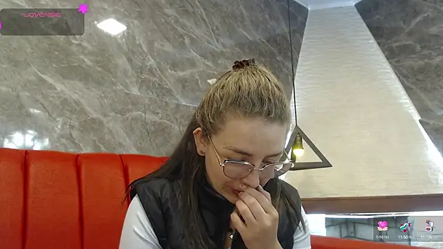  isaabellaa online show from February 20, 2025, 11:42 am