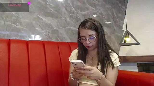  isaabellaa online show from March 15, 2025, 2:45 pm