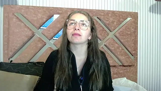  isaabellaa online show from May 19, 2026, 12:33 pm