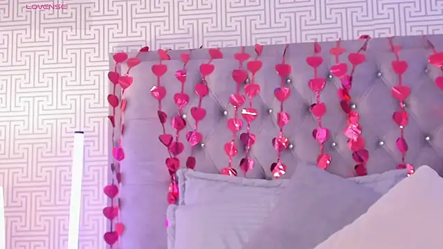 Snapshot of AriRobert_ chatting on February 15, 2026, 12:36 pm AriRobert online show from February 15, 2026, 12:36 pm