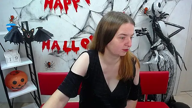 FreyaDak online show from October 19, 2025, 5:08 am