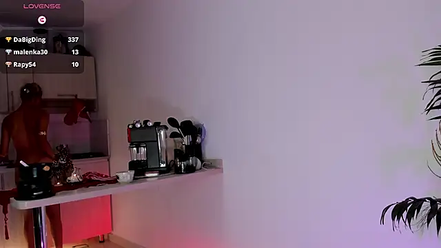 Snapshot of wendymoah chatting on December 11, 2024, 11:00 pm wendymoah online show from December 11, 2024, 11:00 pm