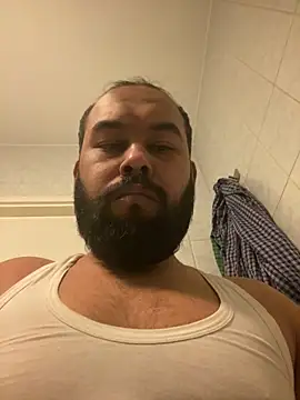 Snapshot of malout123J chatting on March 15, 2026, 6:14 pm malout123J online show from March 15, 2026, 6:14 pm