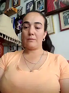 skayhot  online show from January 14, 2025, 2:00 pm