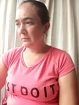 skayhot  online show from February 19, 2025, 7:59 pm