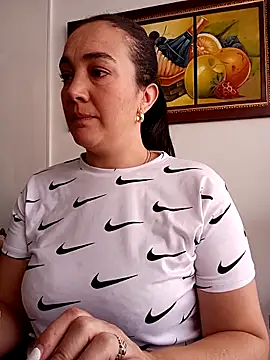 skayhot  online show from February 27, 2025, 1:38 pm