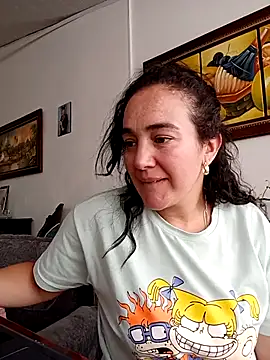 skayhot  online show from March 3, 2025, 4:46 pm