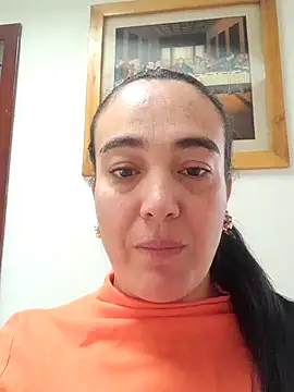 skayhot  online show from September 27, 2025, 2:33 pm