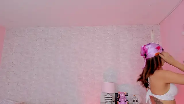 DahianaWalcott online show from March 19, 2025, 11:03 pm