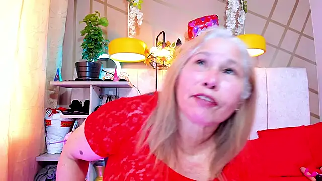 girl amada online show from February 24, 2025, 10:36 pm