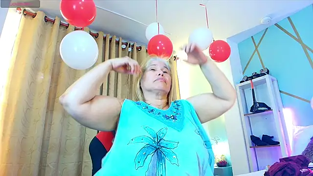 girl amada online show from September 18, 2025, 2:41 pm