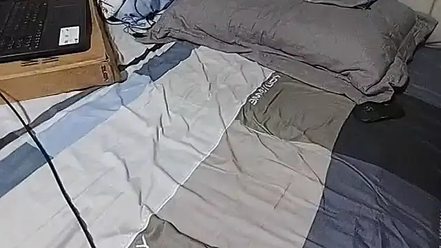 mfreitas005 online show from May 25, 2026, 12:11 pm