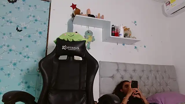 miss valery2 online show from November 23, 2025, 6:46 am