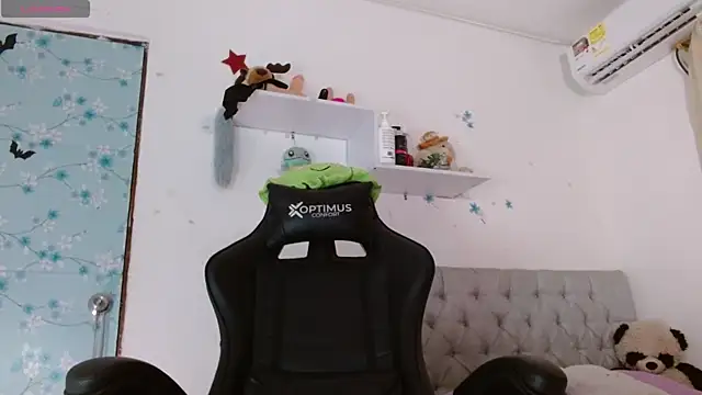 miss valery2 online show from December 4, 2025, 4:33 am