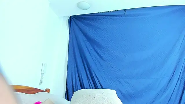 emiily15   online show from December 9, 2024, 11:03 pm