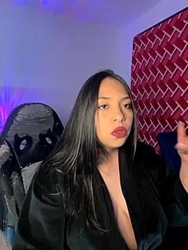 emiily15   online show from September 12, 2025, 12:33 am