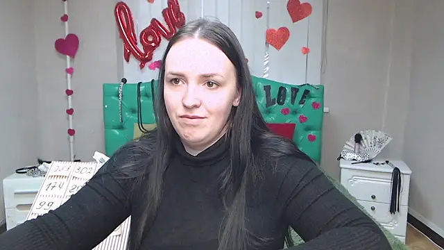 IsabelBlackberry online show from February 17, 2025, 12:27 pm