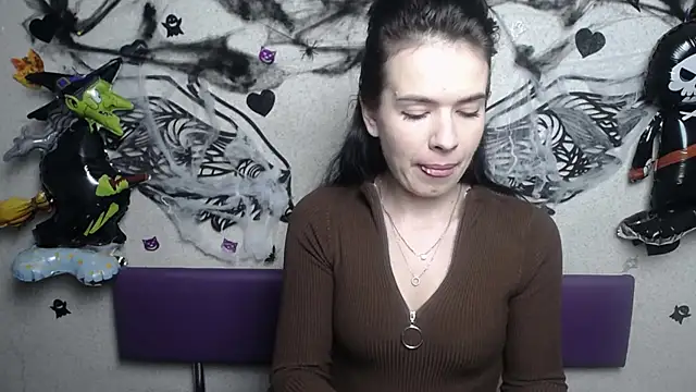 JasmineKouch online show from November 8, 2025, 6:35 am