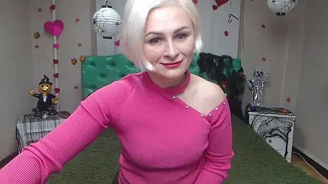 OliviaHorst online show from November 5, 2025, 7:41 am