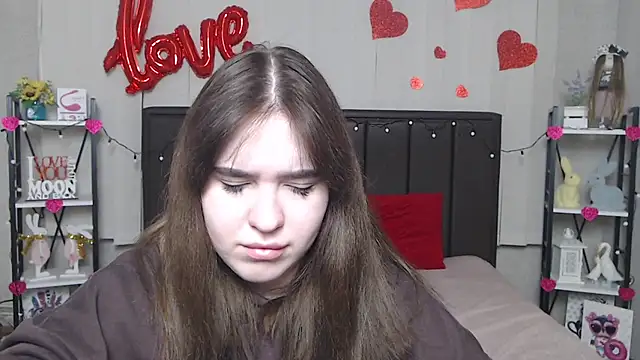 LauraHlot online show from February 24, 2025, 9:20 pm