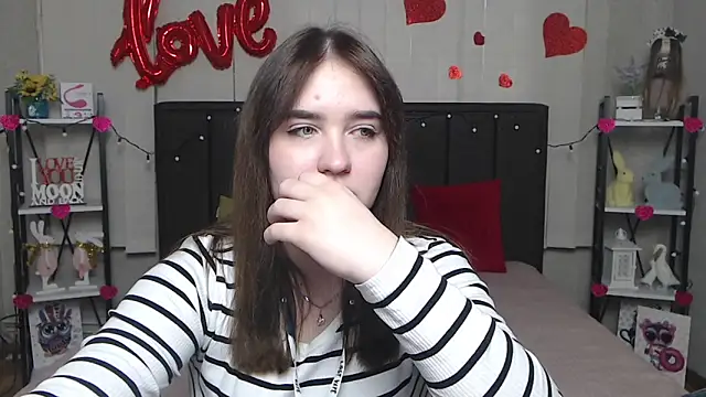 LauraHlot online show from March 8, 2025, 12:52 pm