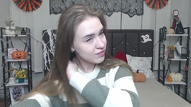 LauraHlot online show from November 7, 2025, 6:08 pm