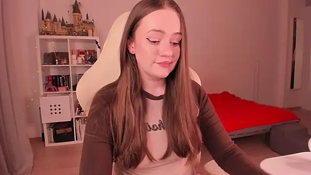 WalkingGirl online show from September 27, 2025, 5:51 pm