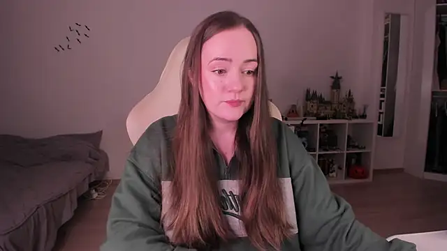 Snapshot of WalkingGirl chatting on November 27, 2025, 10:45 pm WalkingGirl online show from November 27, 2025, 10:45 pm