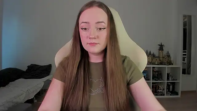 Snapshot of WalkingGirl chatting on March 15, 2026, 3:29 pm WalkingGirl online show from March 15, 2026, 3:29 pm