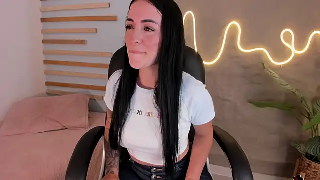 Snapshot of Sofia__rivera chatting on December 19, 2024, 8:13 pm Sofia  rivera online show from December 19, 2024, 8:13 pm
