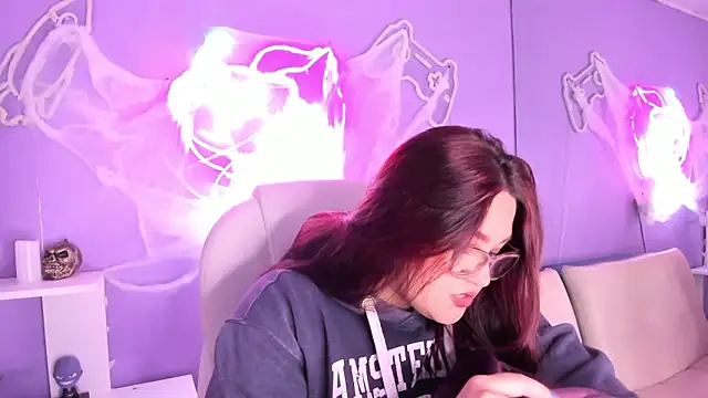 Camiila Osorio online show from October 30, 2025, 7:36 pm