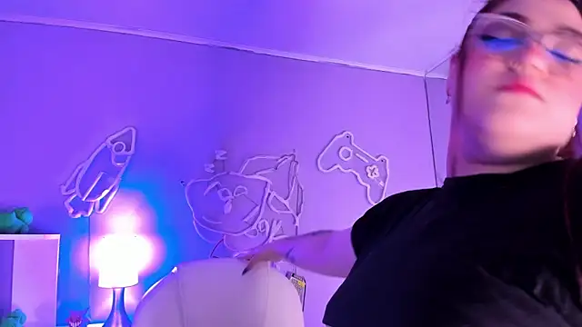 Camiila Osorio online show from November 21, 2025, 3:22 pm