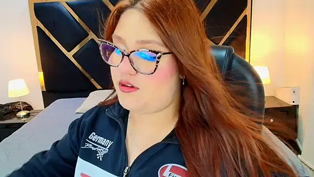 Camiila Osorio online show from June 9, 2026, 7:36 pm