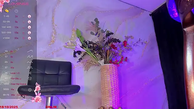 Snapshot of Karla-Ebony chatting on October 18, 2025, 1:56 pm Karla-Ebony online show from October 18, 2025, 1:56 pm