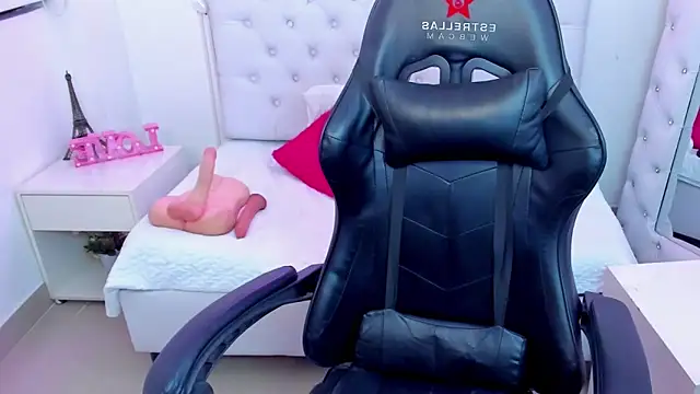 Snapshot of silvana__miller chatting on January 11, 2025, 10:07 pm silvana miller online show from January 11, 2025, 10:07 pm