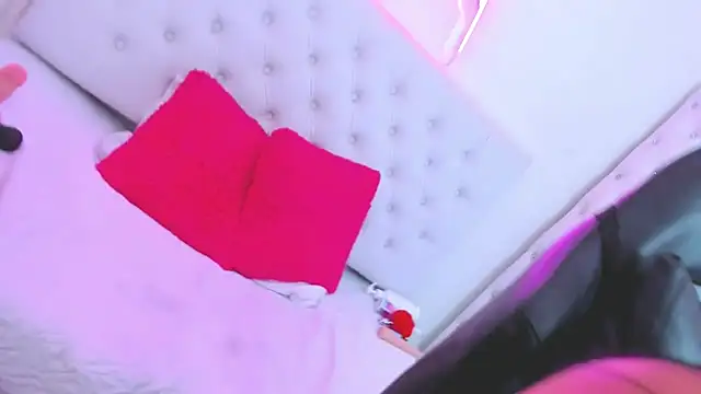 Snapshot of silvana__miller chatting on January 22, 2025, 10:05 pm silvana miller online show from January 22, 2025, 10:05 pm