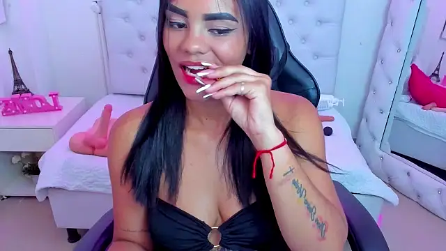 Snapshot of silvana__miller chatting on January 31, 2025, 7:08 pm silvana miller online show from January 31, 2025, 7:08 pm