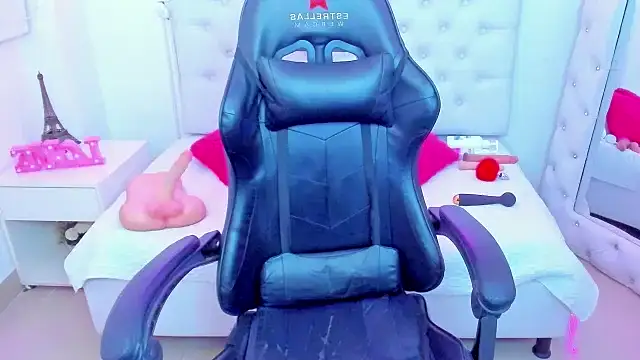 Snapshot of silvana__miller chatting on February 8, 2025, 7:05 pm silvana miller online show from February 8, 2025, 7:05 pm