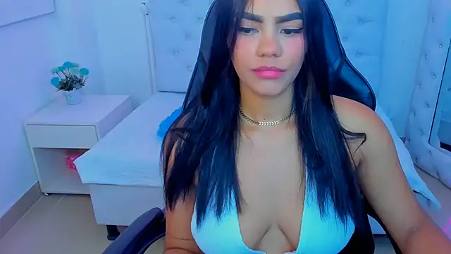 Snapshot of silvana__miller chatting on March 22, 2025, 7:09 pm silvana miller online show from March 22, 2025, 7:09 pm