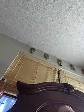 coolbrease10 online show from January 19, 2025, 5:49 pm