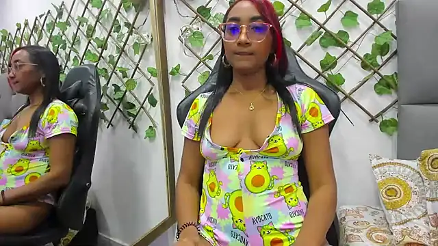 MurphyAngelina online show from February 6, 2025, 1:27 am