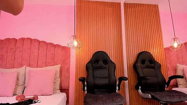 ariel jonees online show from January 30, 2025, 5:39 pm