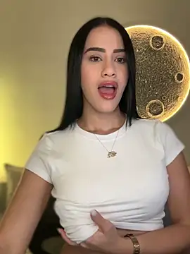 SarahhSmitth1 online show from February 5, 2026, 11:09 pm