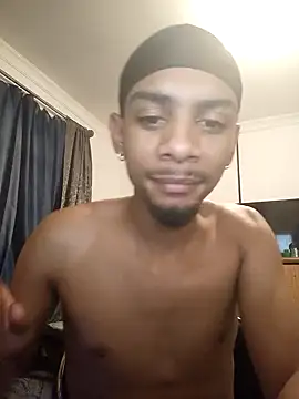 29YOURZ 28  online show from December 10, 2024, 6:28 pm